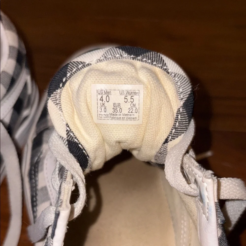 VANS - Picture 3 of 5